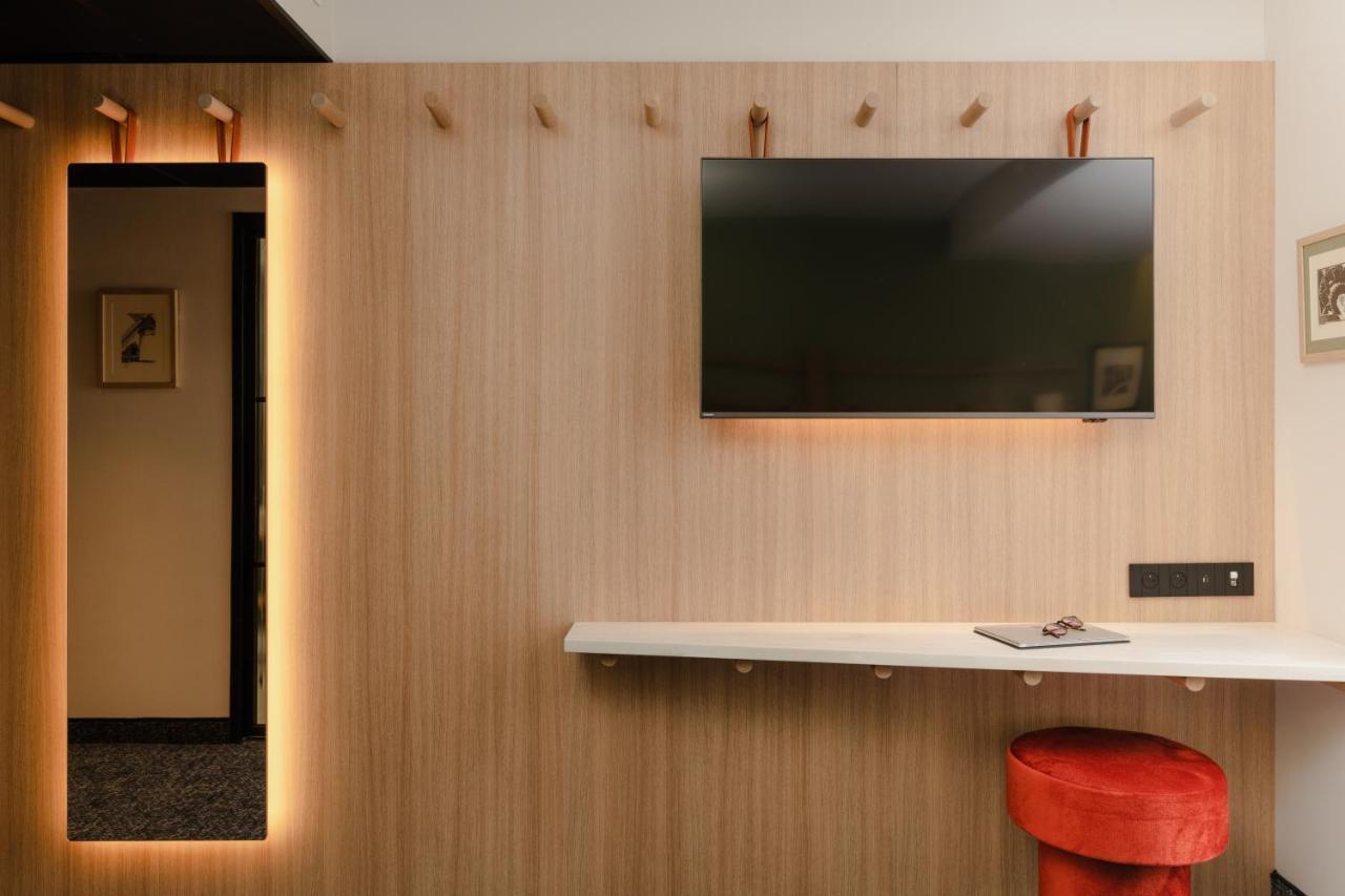 Hotel Parc Du Landreau Лес Хербиерс Екстериор снимка